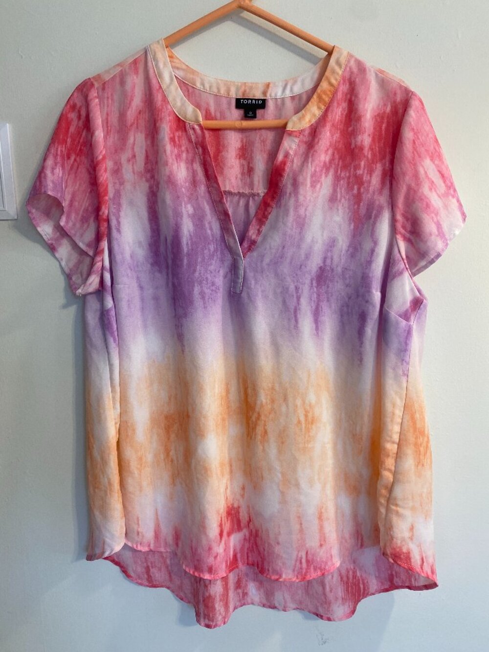 Torrid Women Size 0 Pink Purple Orange Tie Dye‎ Split Neck Georgette Blouse Top